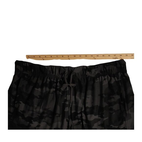 Athletic Works Womens Plus Size XXL Black Camo Gym Shorts Stretch Waist Pockets - Picture 5 of 6